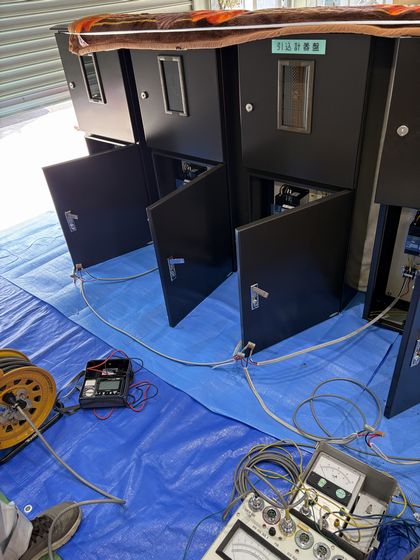 受電設備の点検準備作業の様子